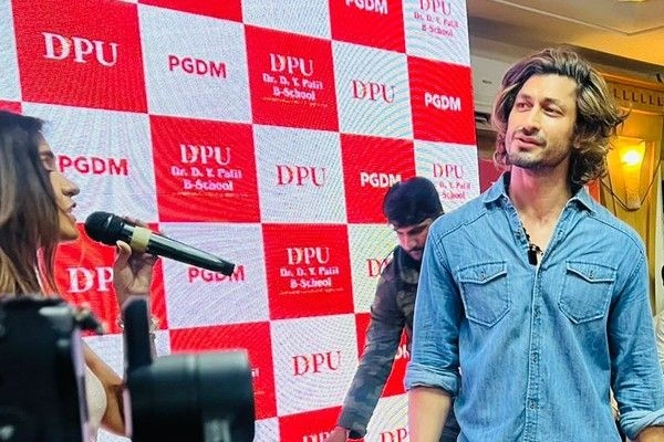 Vidyut Jammwal and Asees Kaur
